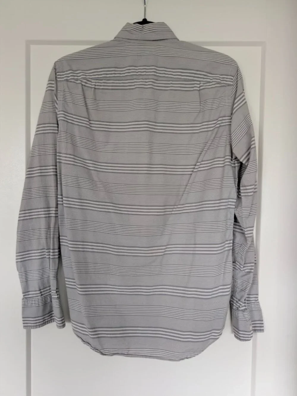 J. Crew Long-Sleeve Button Up in Men's Small